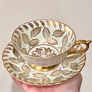 Paragon To Her Majesty The Queen Golden Leaf Teacup‎ & Saucer RARE Vintage Mint